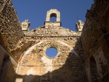 Autour de Salernes - Salernes - Chapelle de Croix Solliès : clocher et clochetons