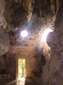 Chapelles d'Aups - Aups - Grotte-chapelle dédiée à Sainte Magdeleine