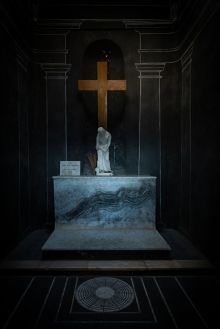 Cliquez pour agrandir la photo La Sainte Baume - Plan d'Aups - Statue de Madeleine dans la chapelle du Saint Pilon restaurée