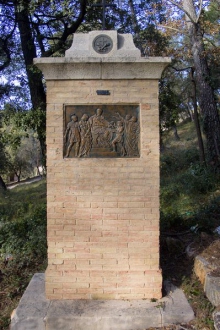 N-D de Ben Va - Lorgues - Oratoire sur le chemin de croix montant à l'ermitage Saint Ferréol