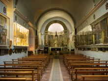 N-D des Anges - Pignans - L'intérieur de la chapelle est décoré de centaines d'ex-voto