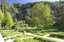 Parc de Villecroze - Villecroze - Le parc s'étend au pied des falaises de tuf