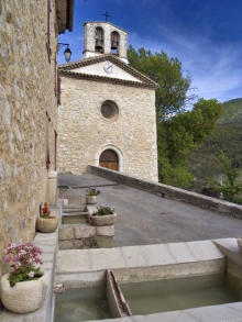 St Pierre en Demuèyes - Châteauvieux - Eglise et lavoir du village de La Martre