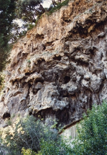 Tours de Cotignac - Cotignac - La falaise de tuf